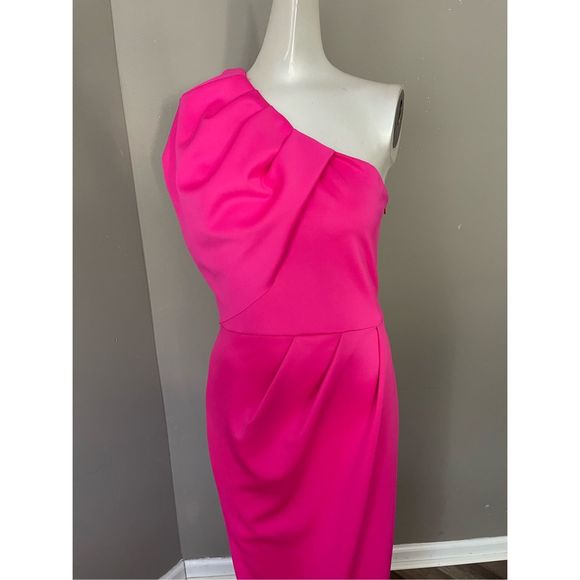 Black Halo Egan One-Shoulder Gown - Picture 7 of 14